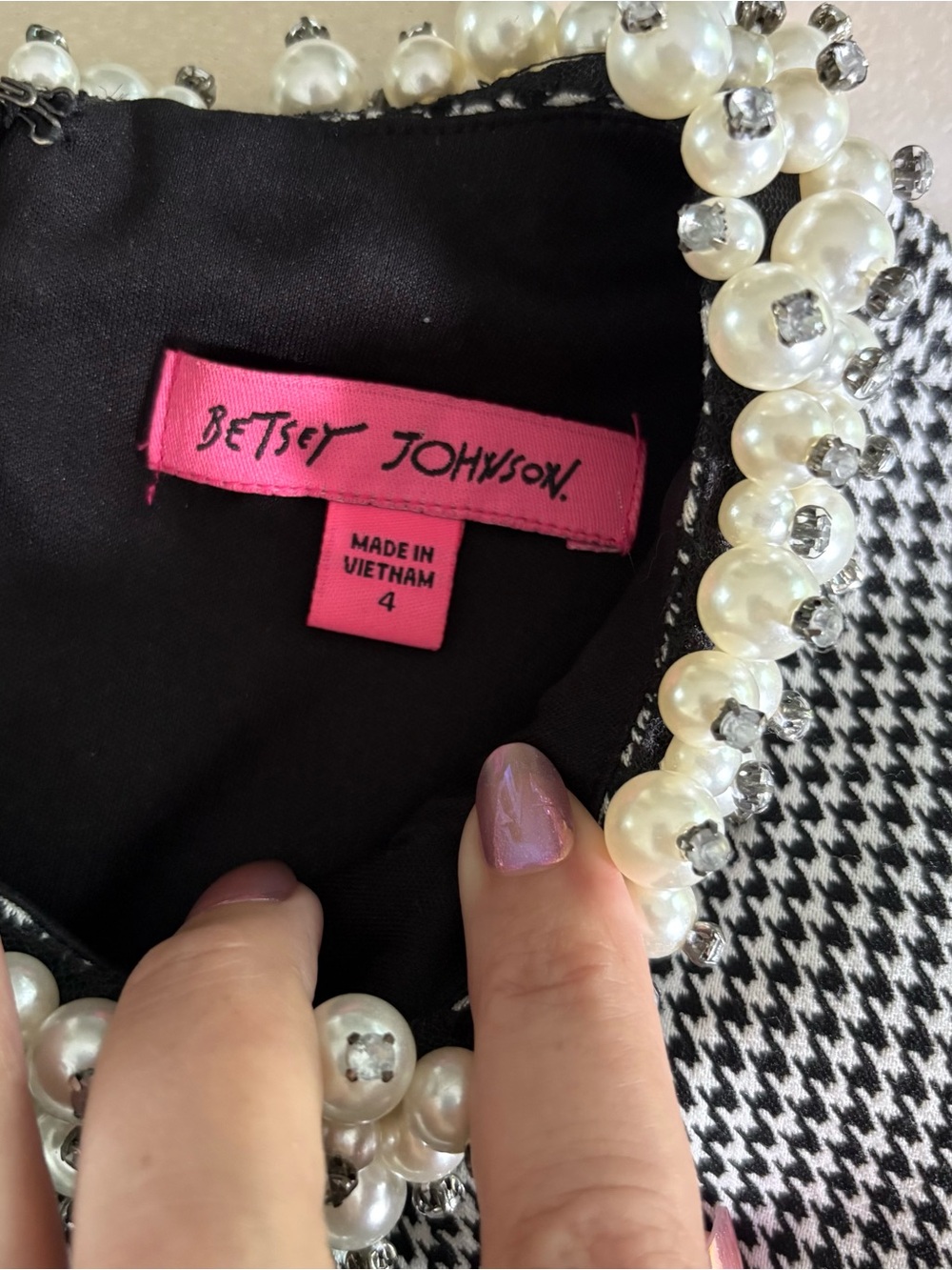 Betsey Johnson Black & White Houndstooth Sleeveless Dress with Pearl Collar - Picture 5 of 9
